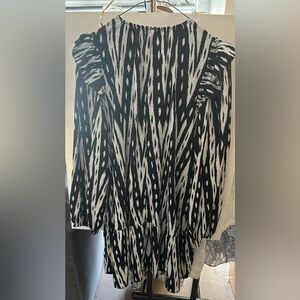 H&M Black and White Pattern Ruffled Dress